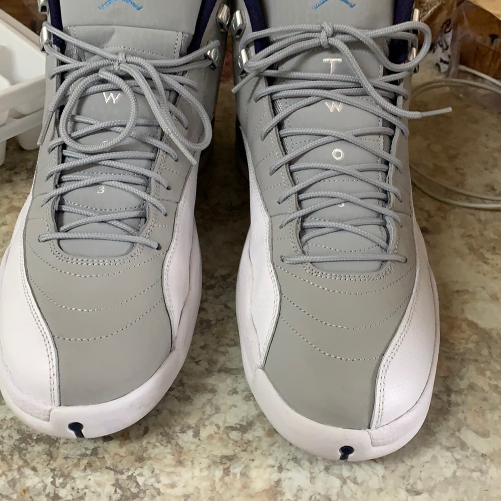 Jordan Retro 12 WLF GRY/UNVRSTY BL-WHT-MDNGHT